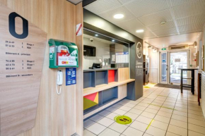 Гостиница B&B HOTEL Louveciennes  Лувесьенн